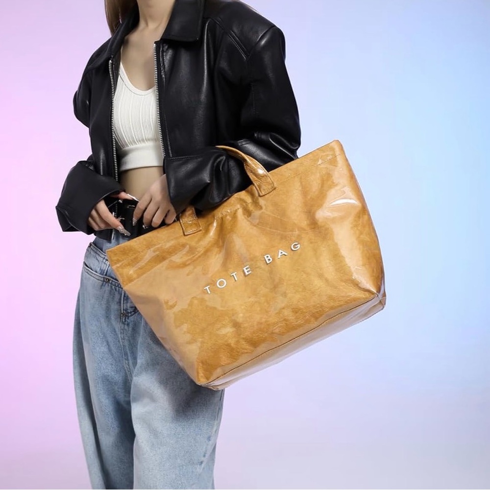 Glossy Patent Tote Bag | Minimalist Luxury Statement Carryall ✨EUC - Picture 6 of 8